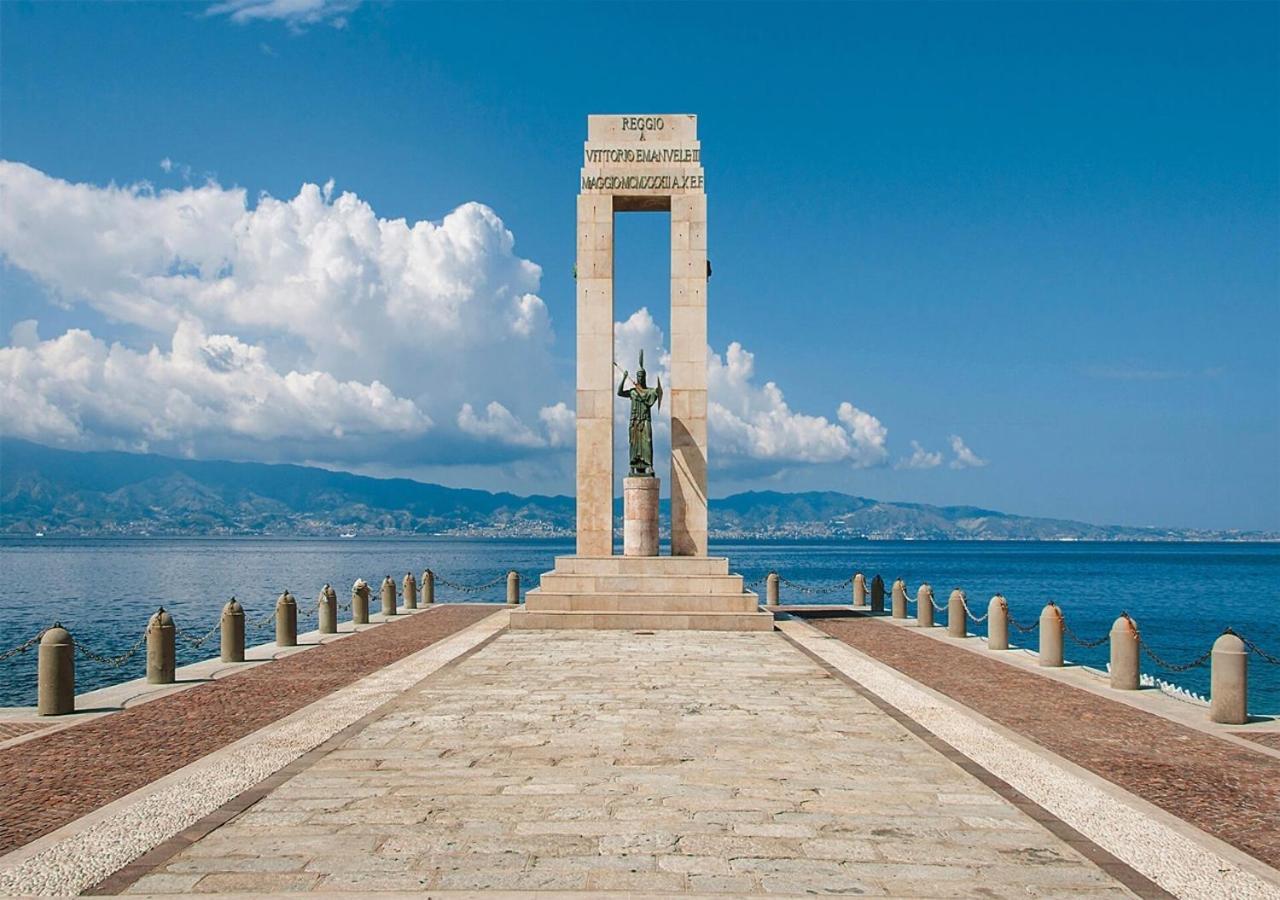 Xenia Luxury Rooms Reggio Calabria Exterior foto